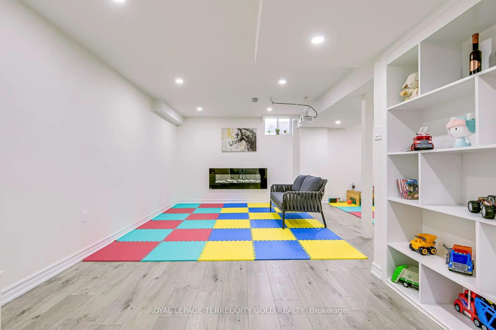 Photo 39 of 5322 Applegarth Drive, Burlington, Orchard — HOMEH