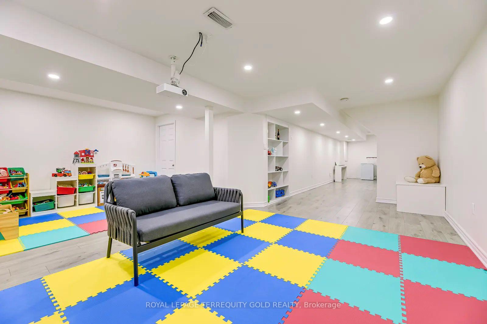 Photo 42 of 5322 Applegarth Drive, Burlington, Orchard — HOMEH