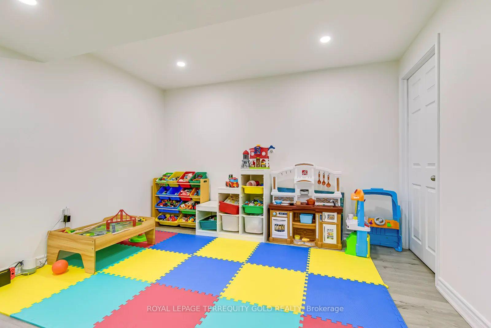 Photo 43 of 5322 Applegarth Drive, Burlington, Orchard — HOMEH