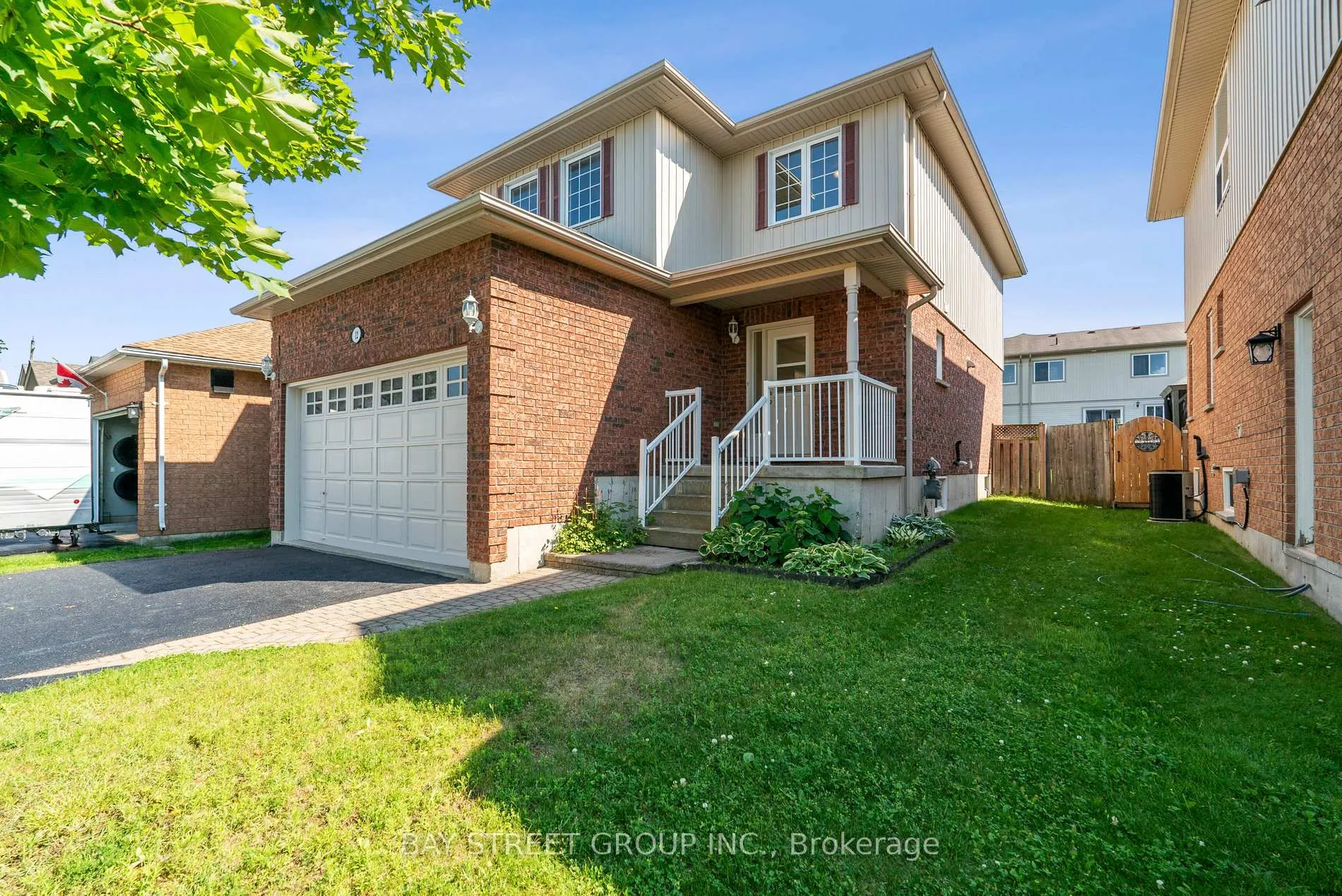 Photo 3 of 12 Vanessa Drive, Orillia — HOMEH