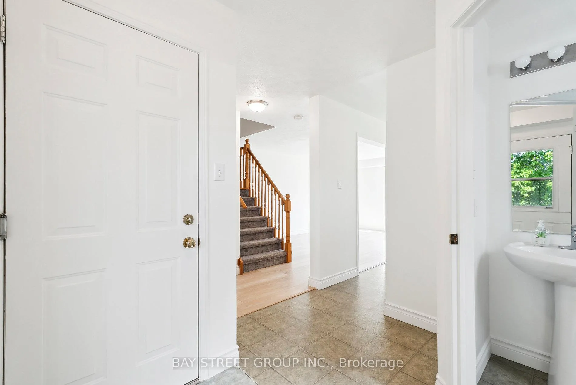 Photo 6 of 12 Vanessa Drive, Orillia — HOMEH