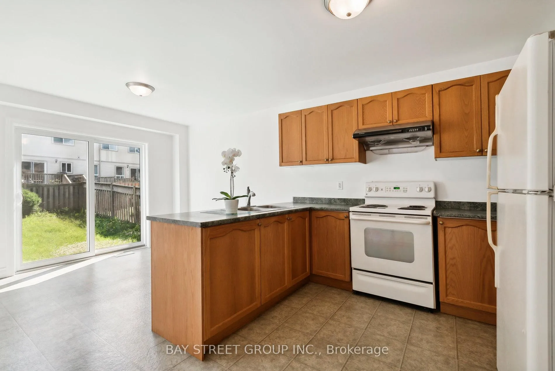 Photo 9 of 12 Vanessa Drive, Orillia — HOMEH