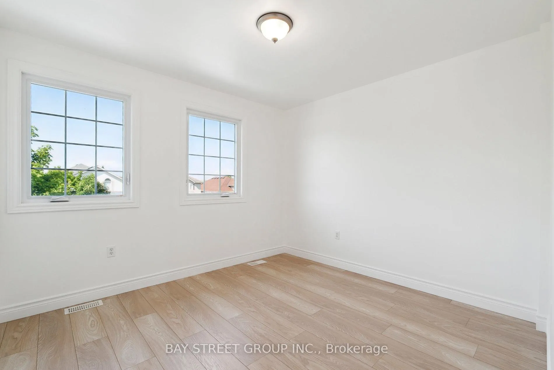 Photo 12 of 12 Vanessa Drive, Orillia — HOMEH