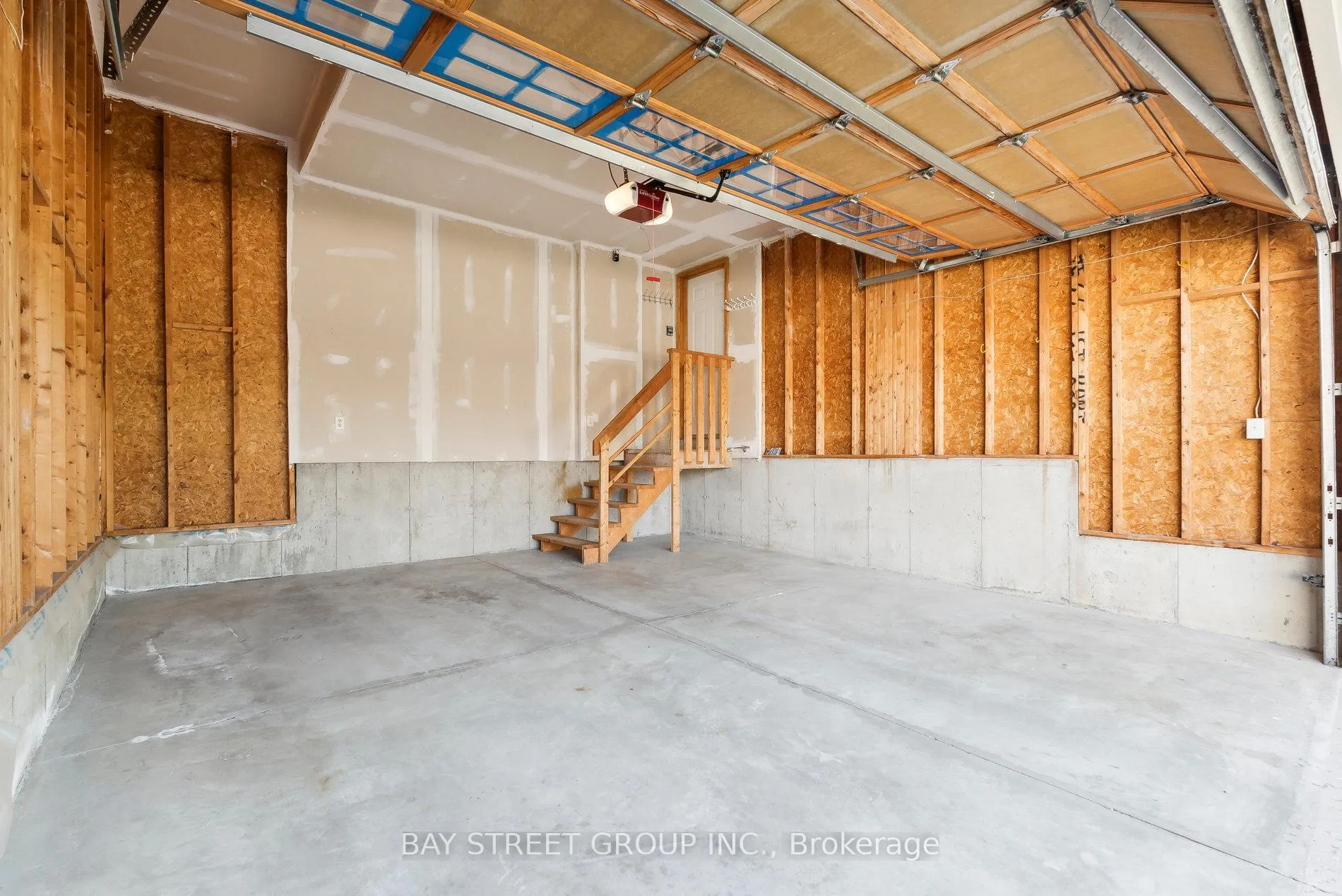 Photo 23 of 12 Vanessa Drive, Orillia — HOMEH