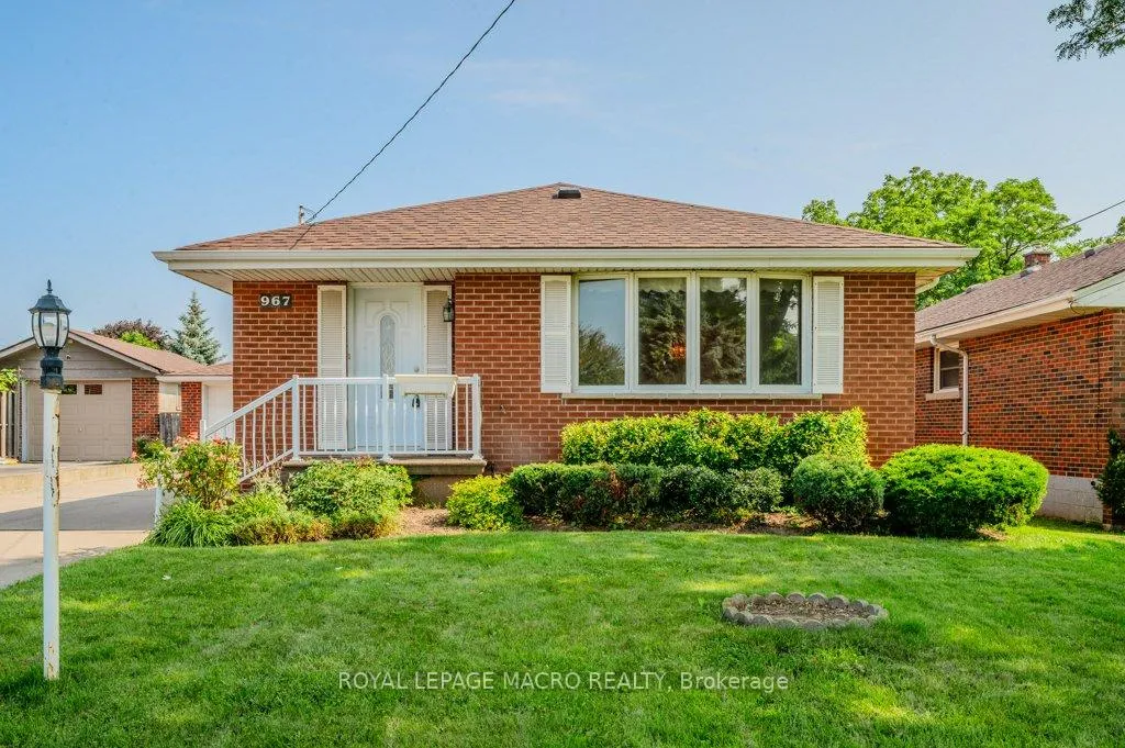 Photo 1 of 967 Mohawk Road E, Hamilton, Huntington — HOMEH