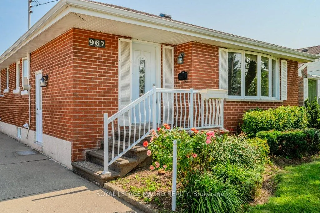 Photo 4 of 967 Mohawk Road E, Hamilton, Huntington — HOMEH
