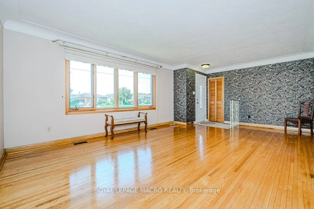 Photo 6 of 967 Mohawk Road E, Hamilton, Huntington — HOMEH