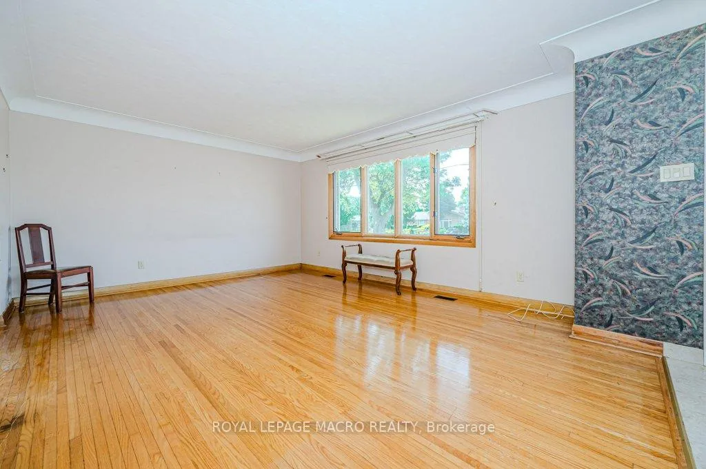 Photo 7 of 967 Mohawk Road E, Hamilton, Huntington — HOMEH