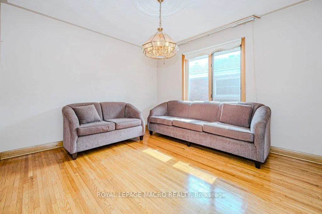 Photo 8 of 967 Mohawk Road E, Hamilton, Huntington — HOMEH