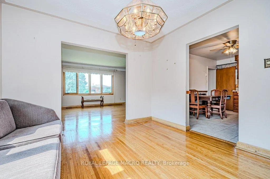 Photo 9 of 967 Mohawk Road E, Hamilton, Huntington — HOMEH