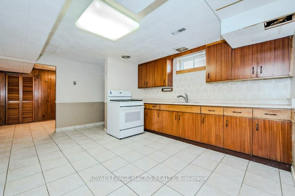 Photo 23 of 967 Mohawk Road E, Hamilton, Huntington — HOMEH