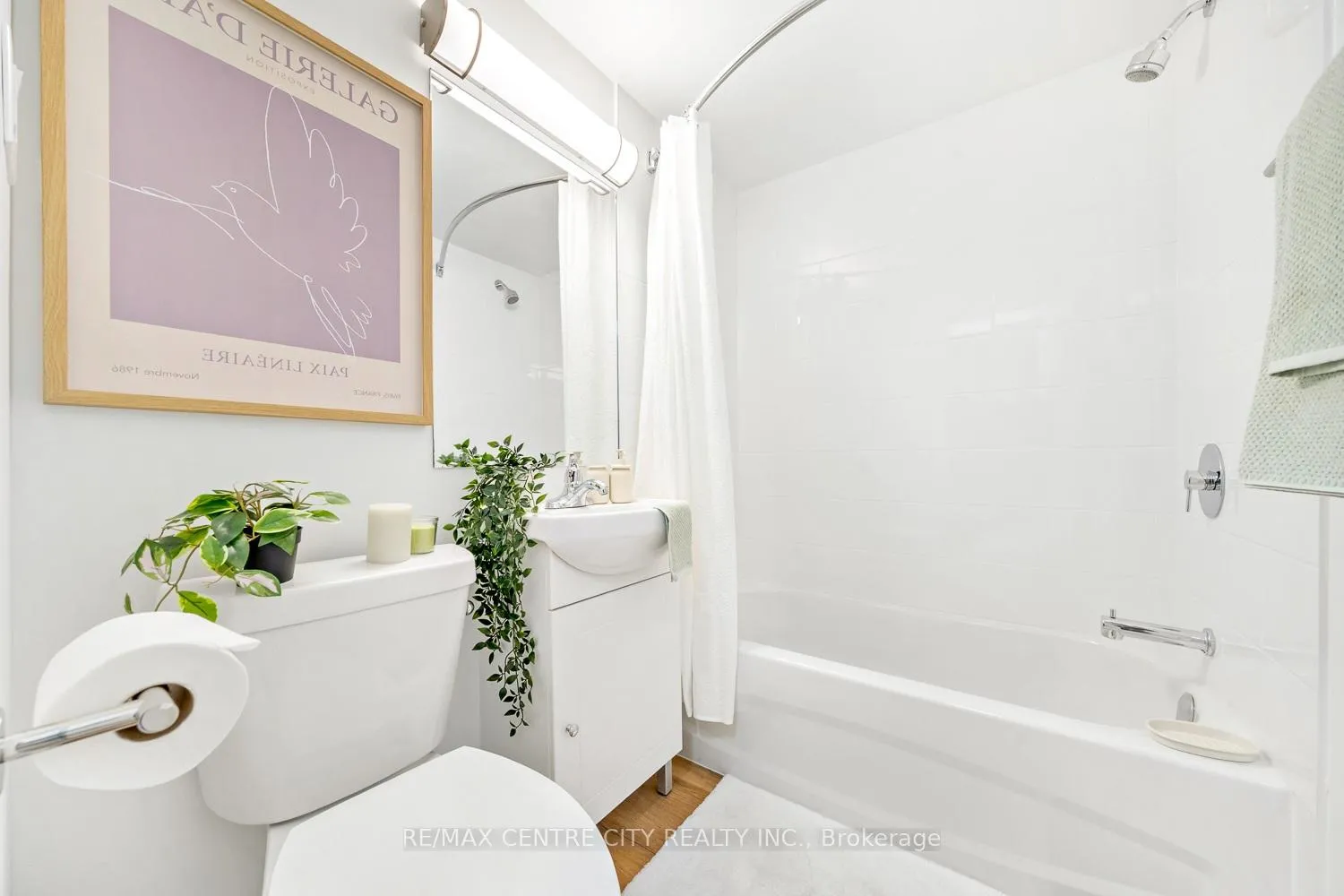 Photo 16 of Unit 7, 232 Elm Street, St. Thomas — HOMEH