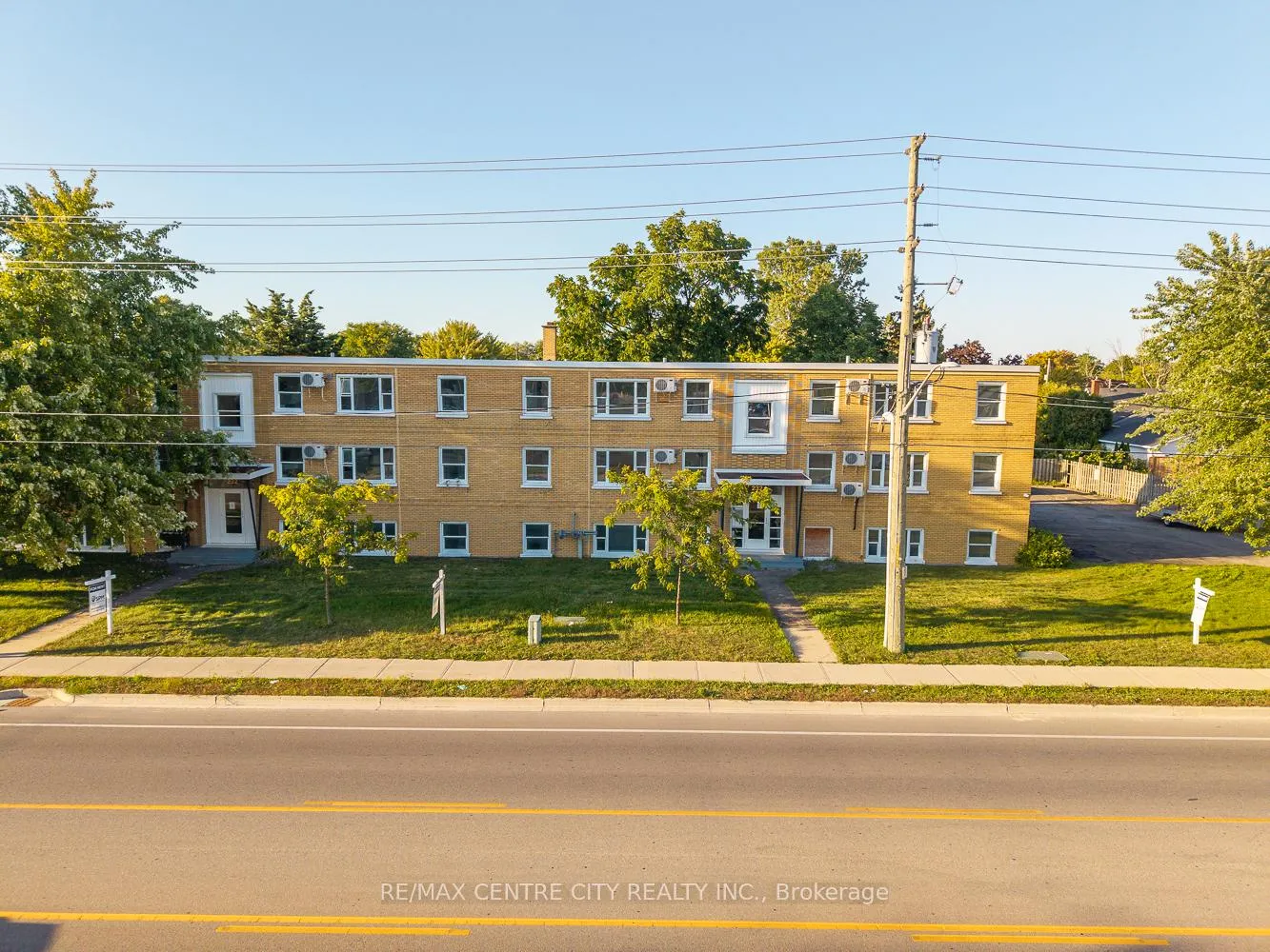 Photo 17 of Unit 7, 232 Elm Street, St. Thomas — HOMEH