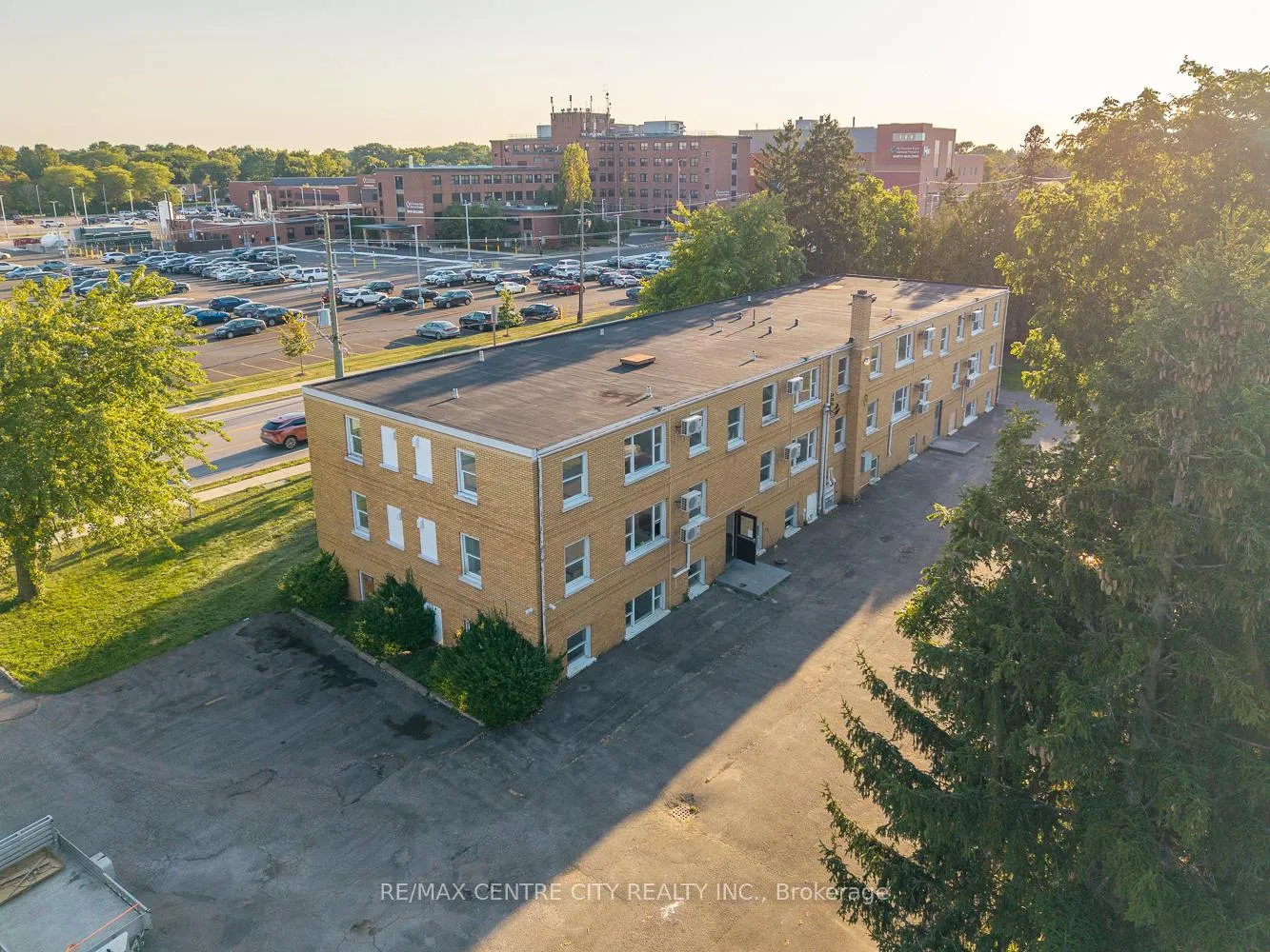 Photo 21 of Unit 7, 232 Elm Street, St. Thomas — HOMEH