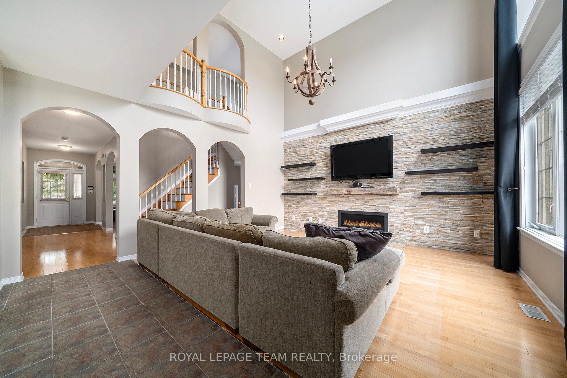 Photo 3 of 9 Fencerow Way, Ottawa, Barrhaven - Stonebridge — HOMEH