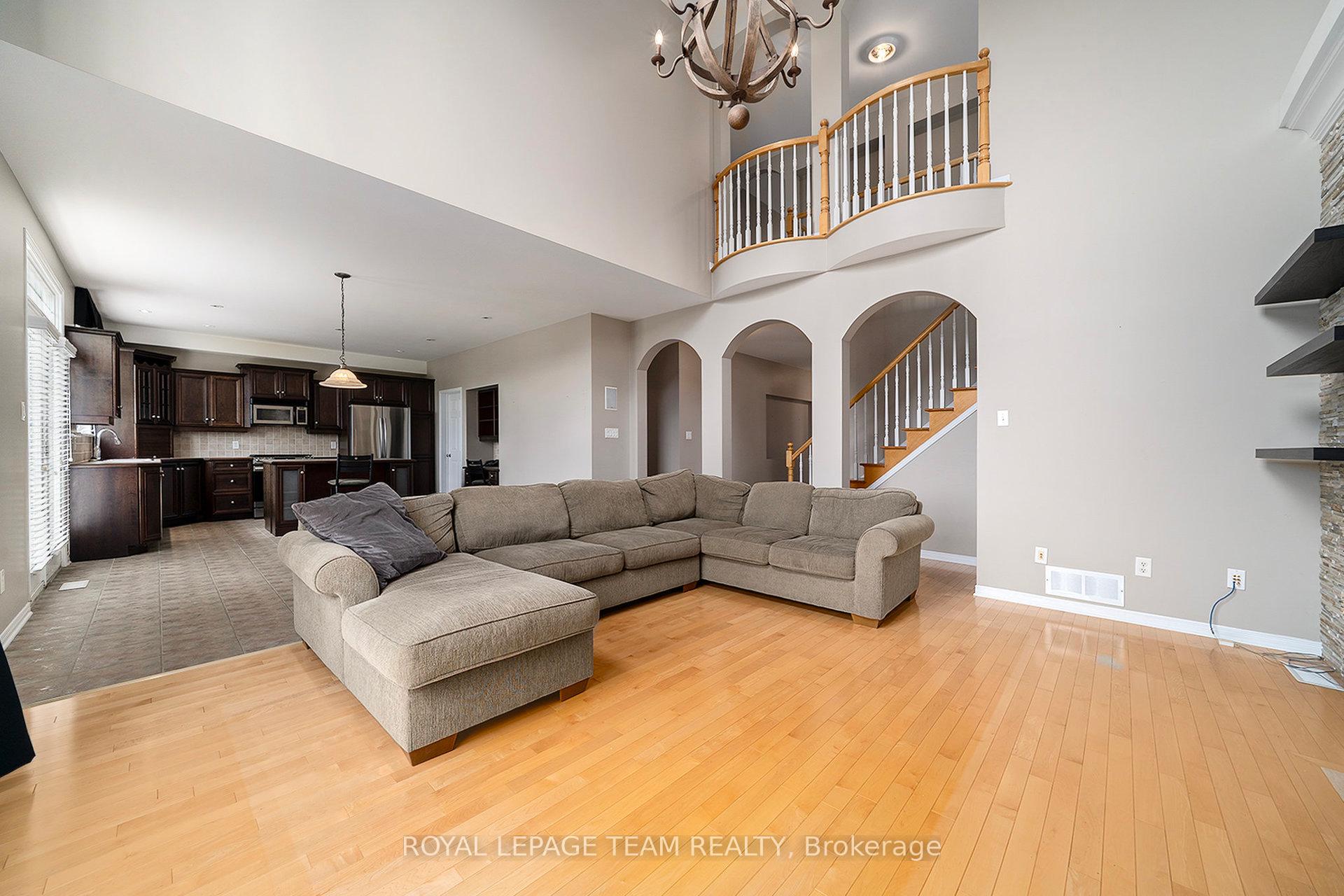 Photo 5 of 9 Fencerow Way, Ottawa, Barrhaven - Stonebridge — HOMEH