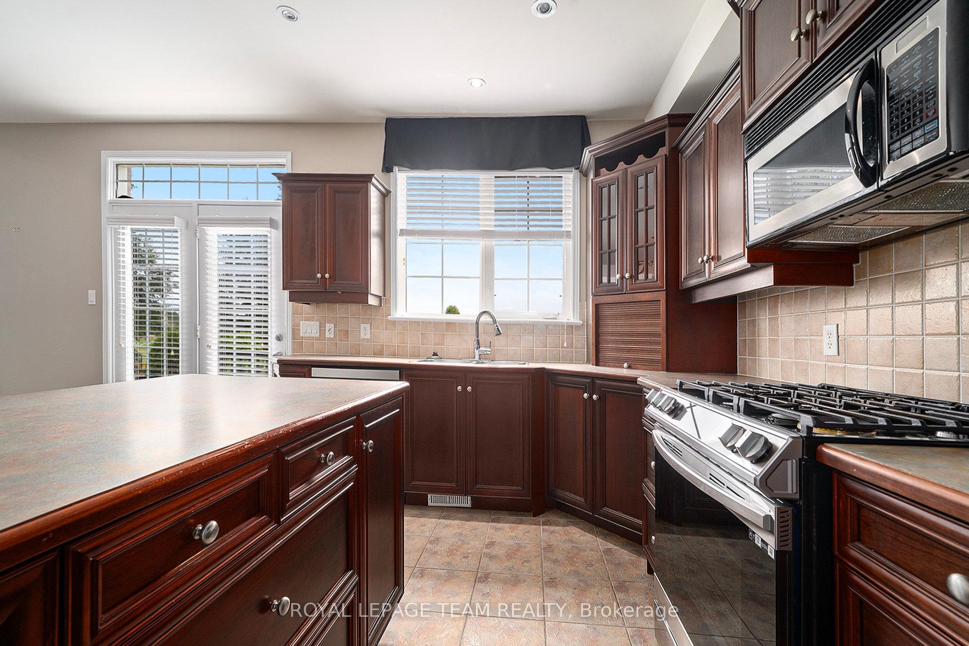 Photo 9 of 9 Fencerow Way, Ottawa, Barrhaven - Stonebridge — HOMEH