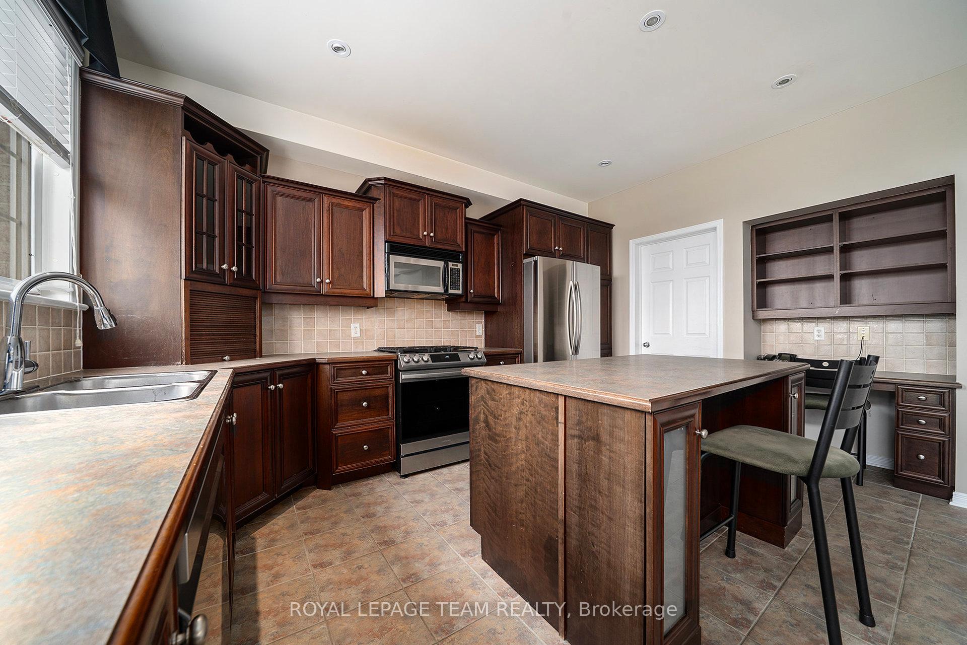 Photo 10 of 9 Fencerow Way, Ottawa, Barrhaven - Stonebridge — HOMEH