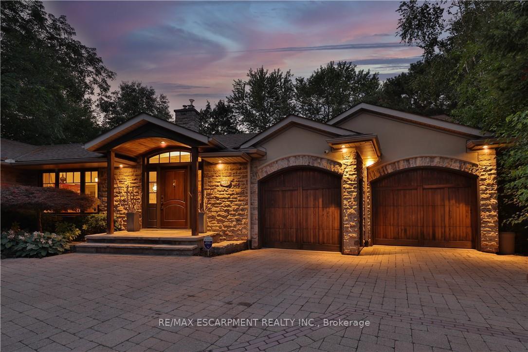 Photo 2 of 4071 Melba Place, Burlington, Shoreacres — HOMEH