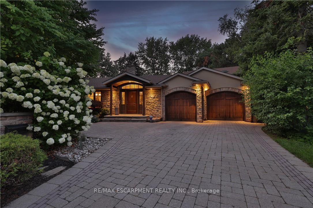 Photo 3 of 4071 Melba Place, Burlington, Shoreacres — HOMEH