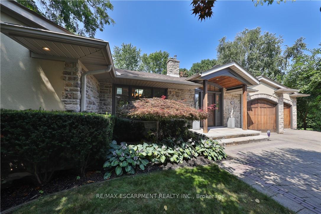 Photo 4 of 4071 Melba Place, Burlington, Shoreacres — HOMEH