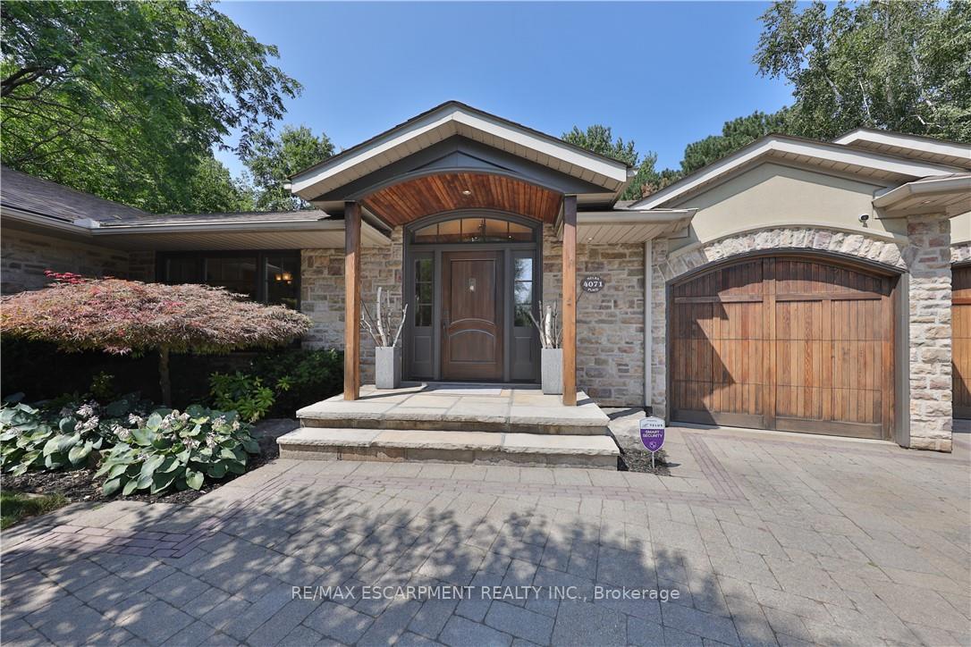 Photo 5 of 4071 Melba Place, Burlington, Shoreacres — HOMEH