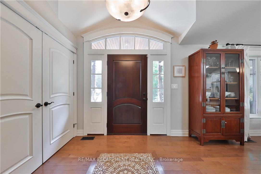 Photo 6 of 4071 Melba Place, Burlington, Shoreacres — HOMEH
