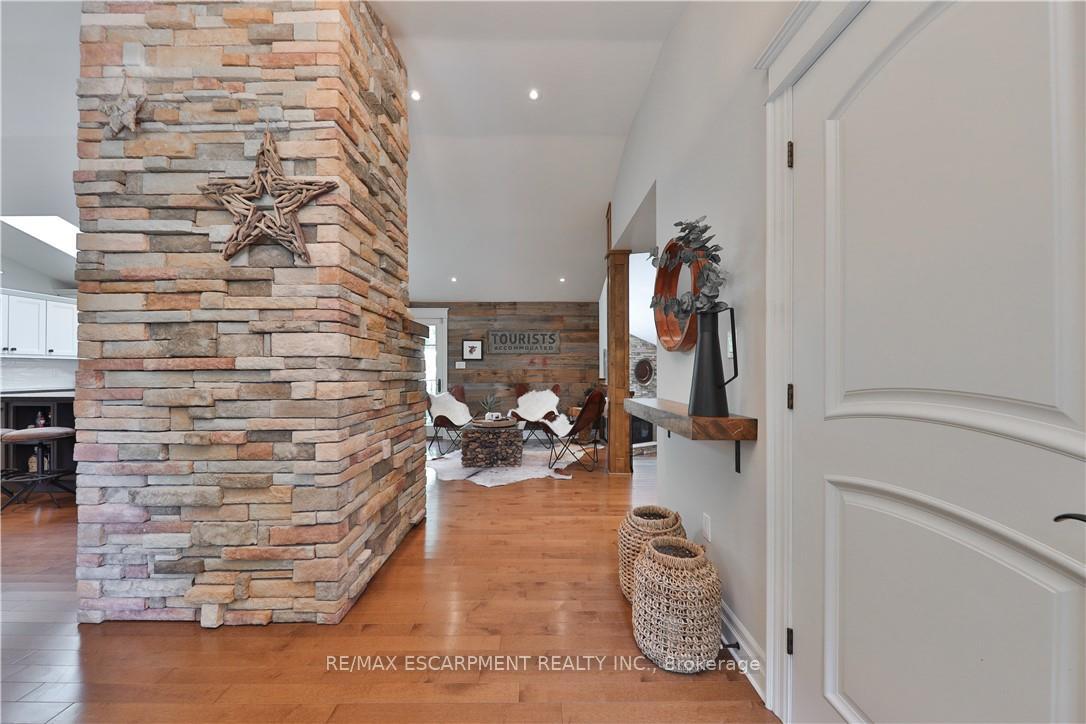 Photo 7 of 4071 Melba Place, Burlington, Shoreacres — HOMEH