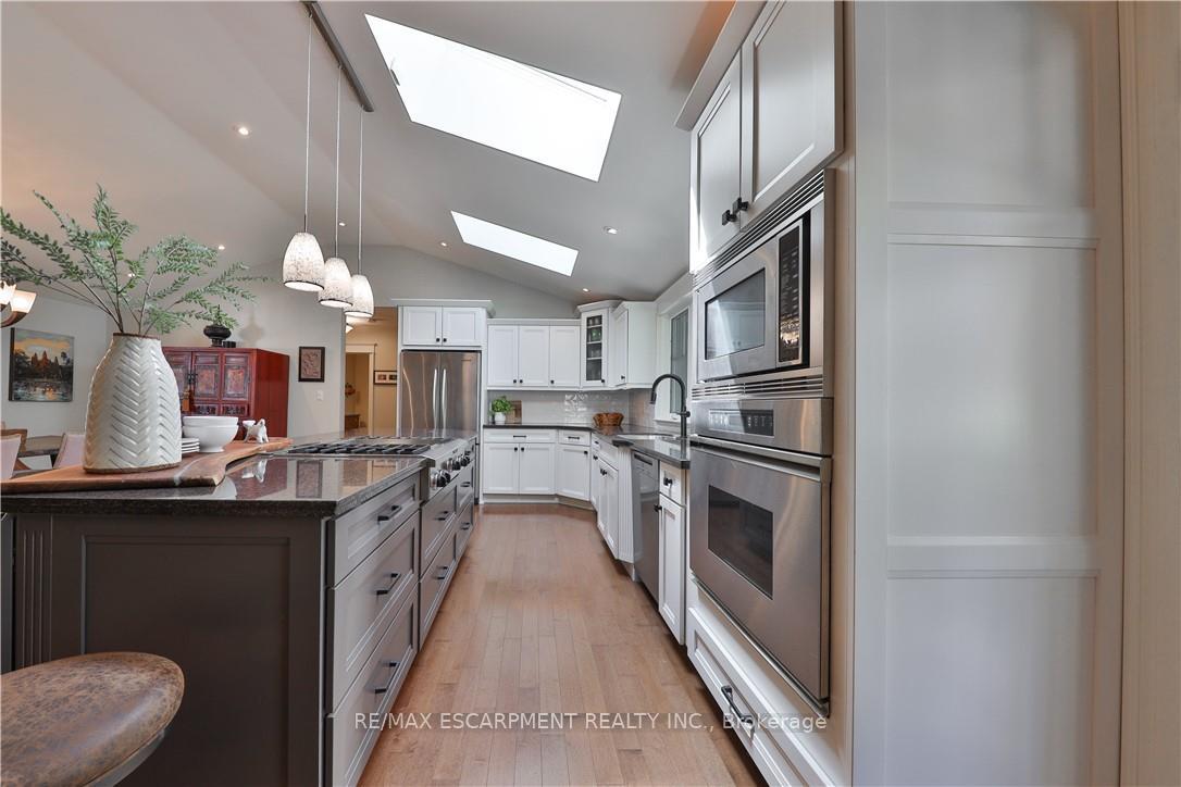 Photo 8 of 4071 Melba Place, Burlington, Shoreacres — HOMEH