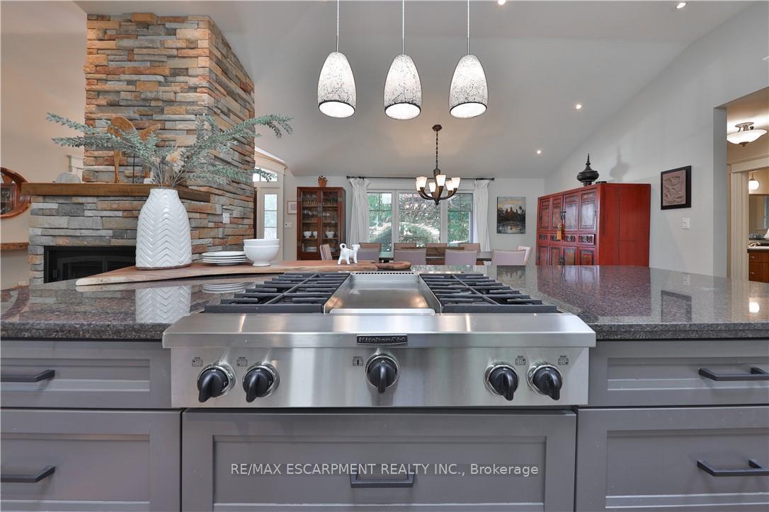 Photo 10 of 4071 Melba Place, Burlington, Shoreacres — HOMEH
