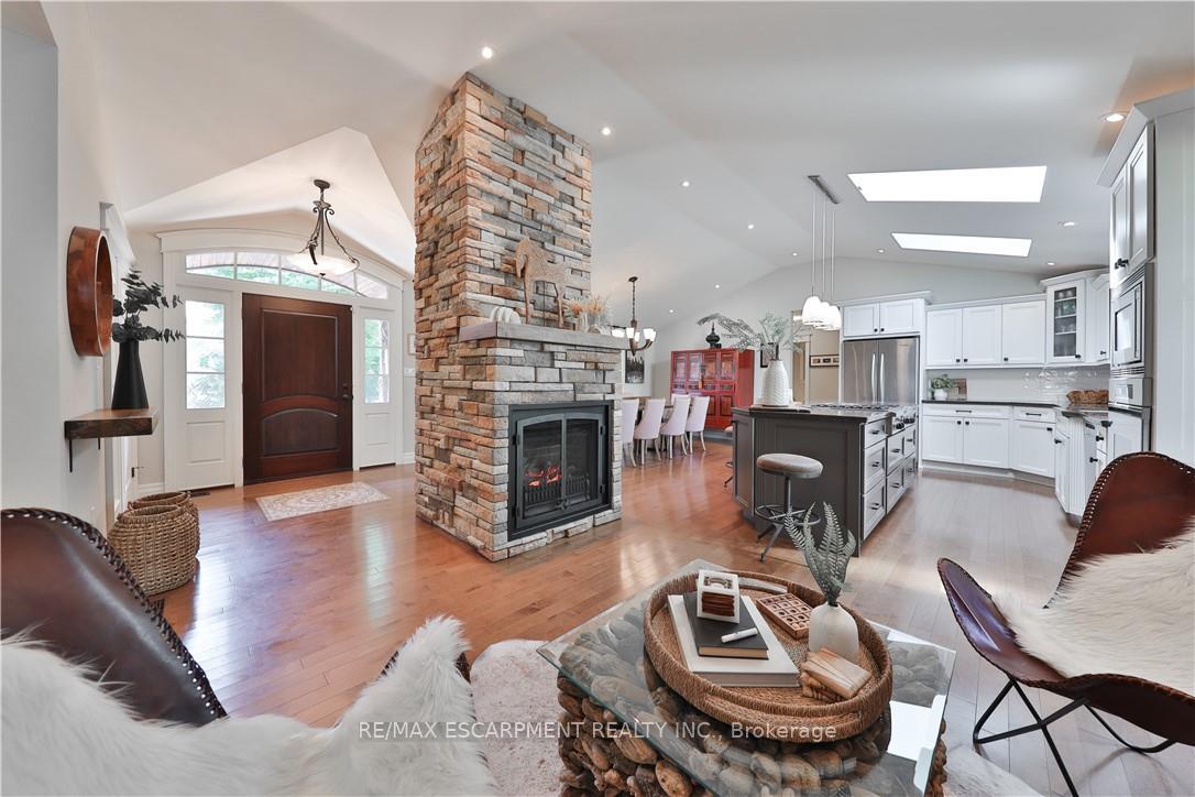 Photo 12 of 4071 Melba Place, Burlington, Shoreacres — HOMEH