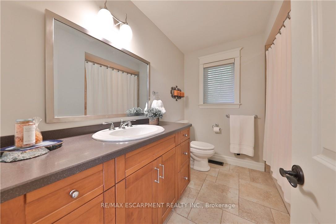 Photo 19 of 4071 Melba Place, Burlington, Shoreacres — HOMEH