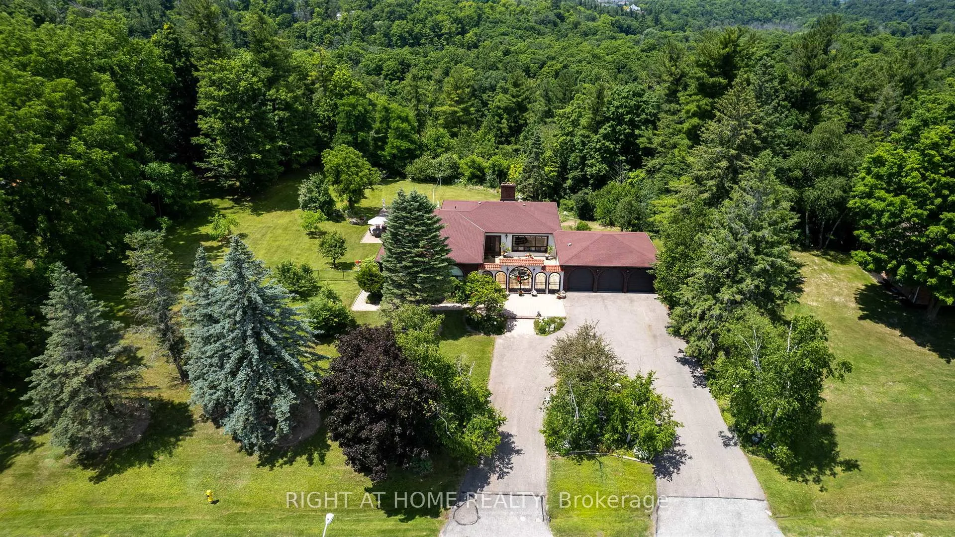 Photo 1 of 28 Klein's Ridge, Vaughan, Kleinburg — HOMEH