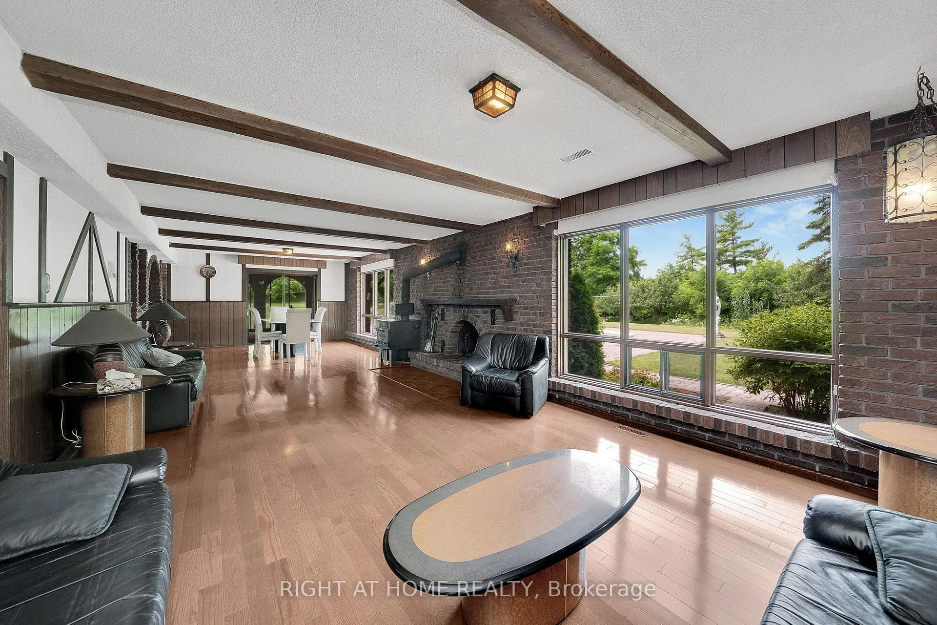 Photo 13 of 28 Klein's Ridge, Vaughan, Kleinburg — HOMEH