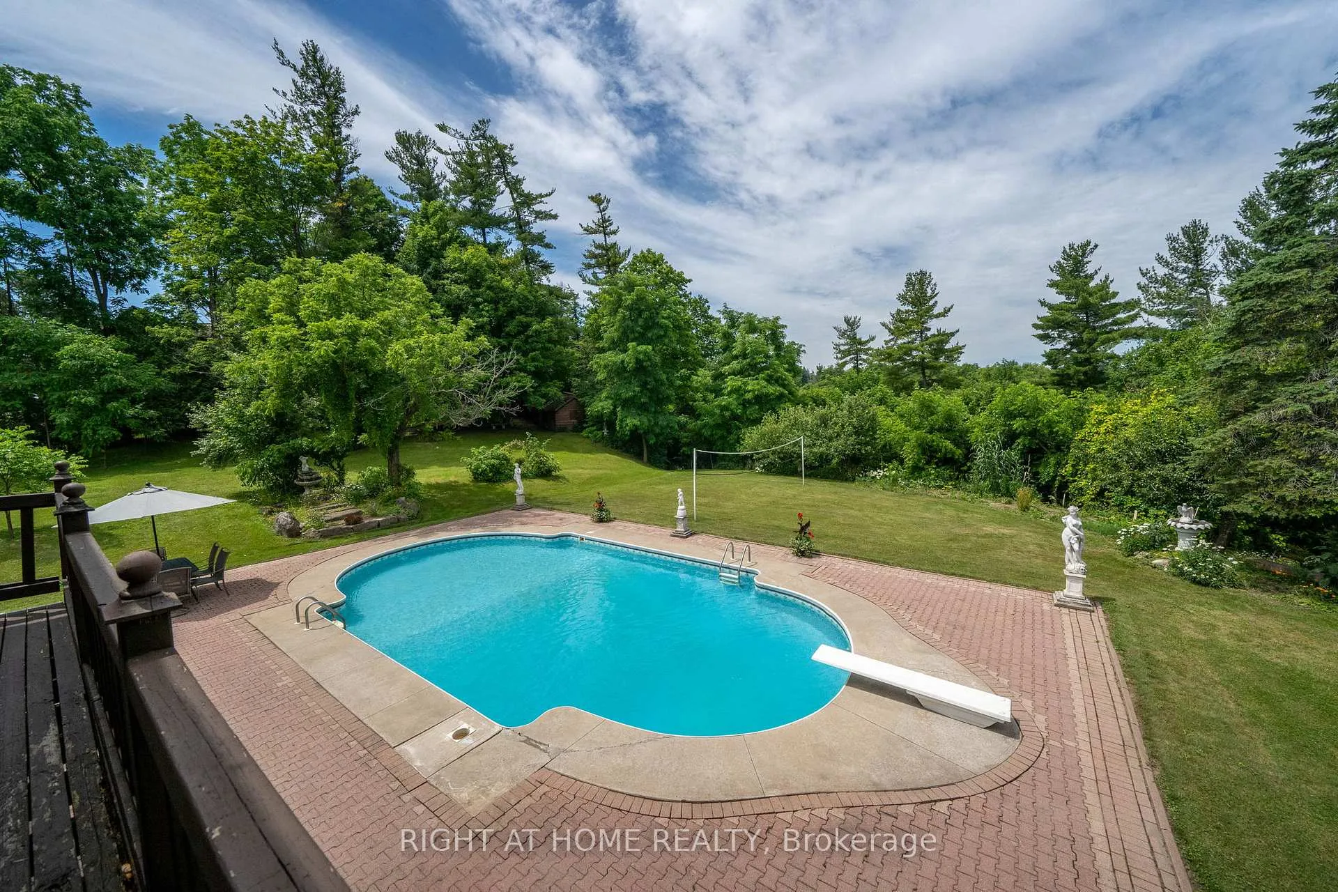 Photo 15 of 28 Klein's Ridge, Vaughan, Kleinburg — HOMEH