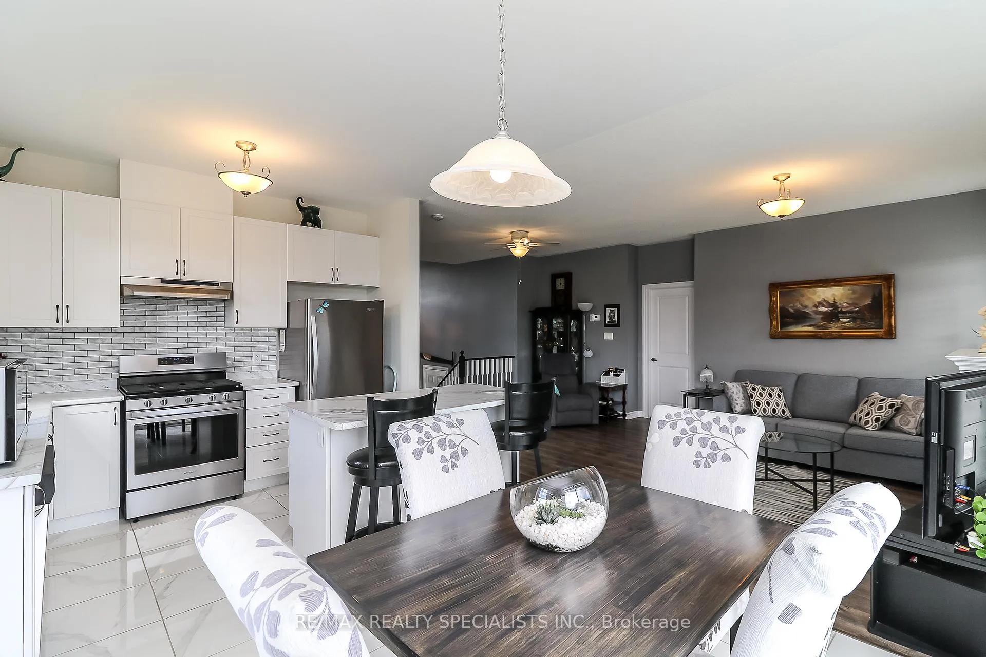 Photo 16 of 230 Roy Drive, Clearview, Stayner — HOMEH