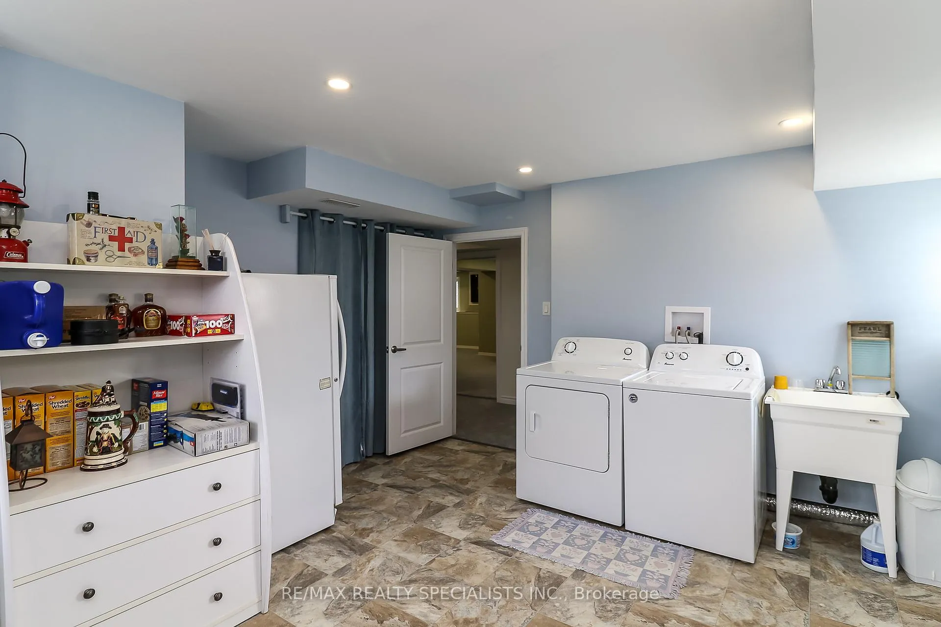 Photo 33 of 230 Roy Drive, Clearview, Stayner — HOMEH