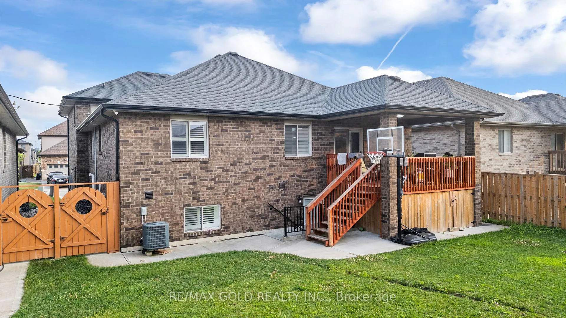 Photo 2 of 1302 Cancun Street, Windsor — HOMEH