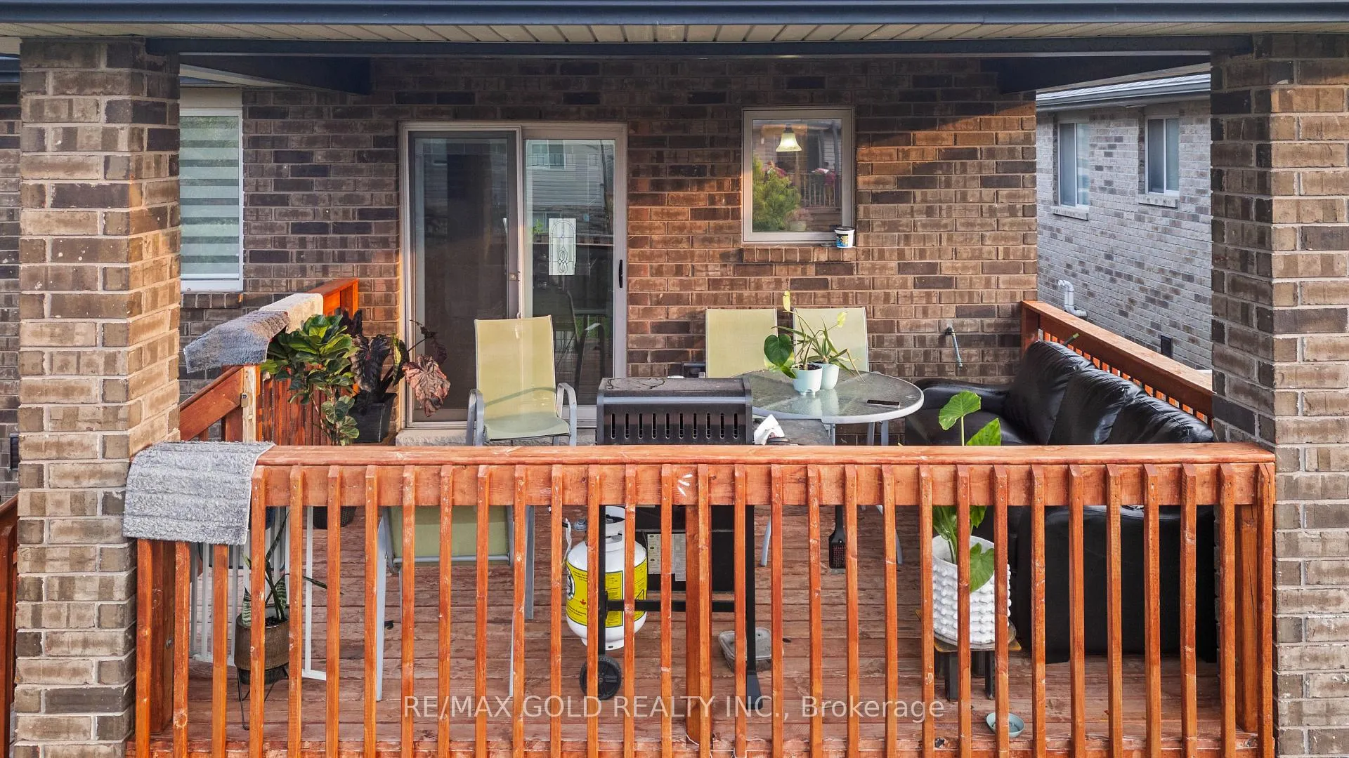 Photo 3 of 1302 Cancun Street, Windsor — HOMEH