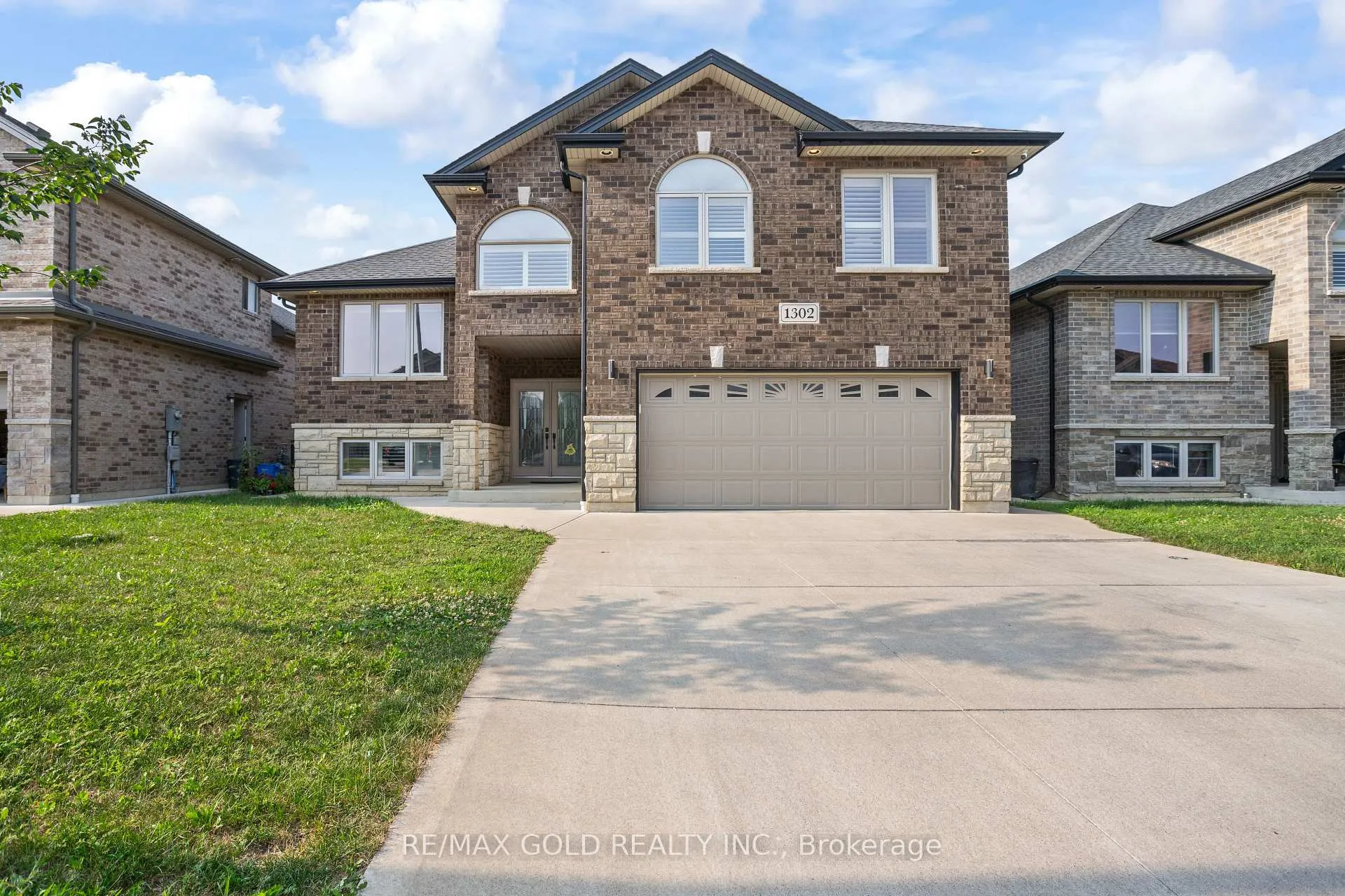 Photo 4 of 1302 Cancun Street, Windsor — HOMEH