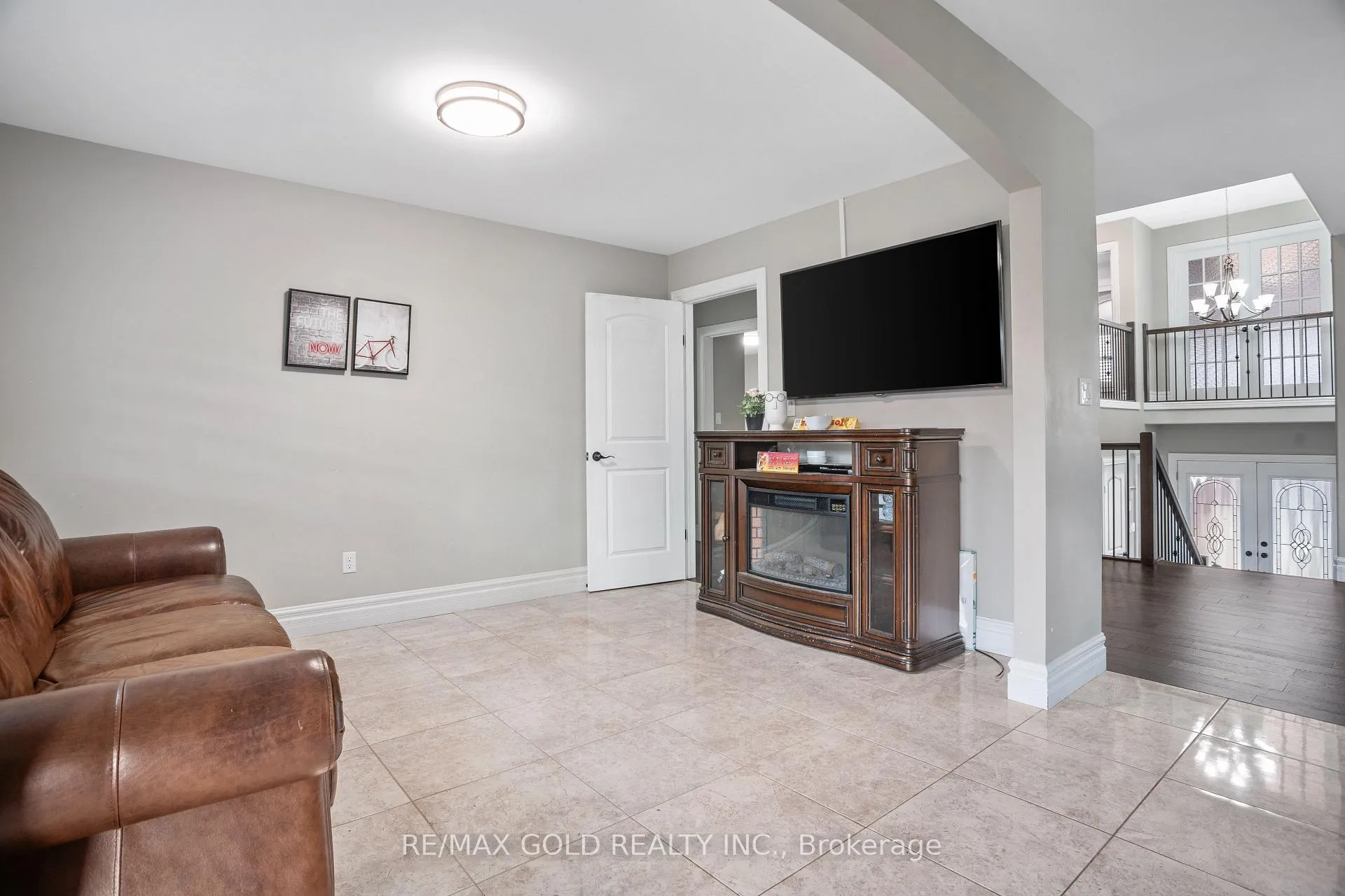 Photo 5 of 1302 Cancun Street, Windsor — HOMEH