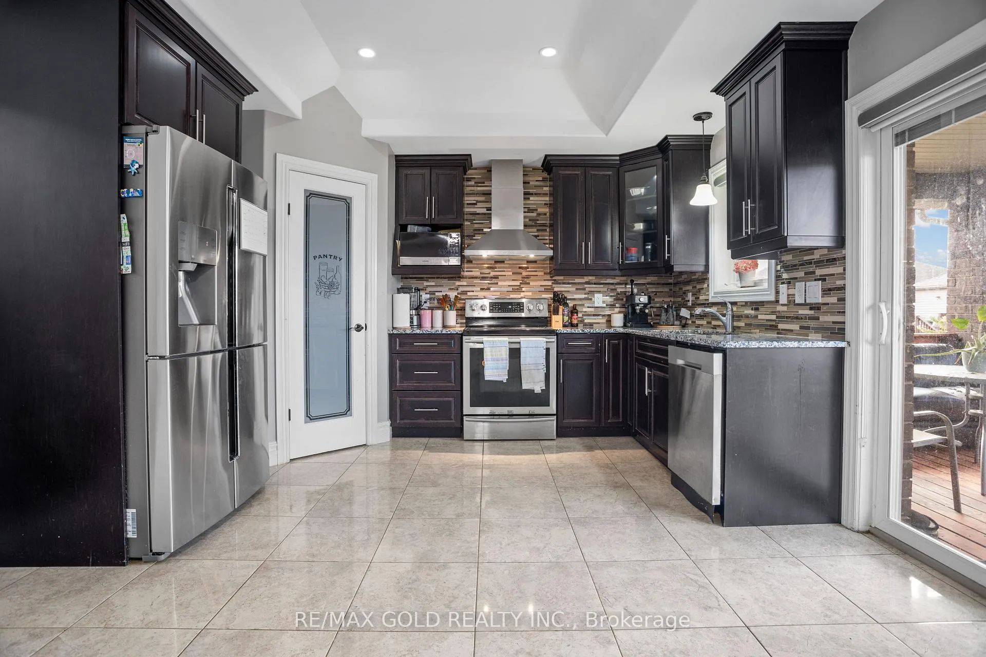 Photo 6 of 1302 Cancun Street, Windsor — HOMEH