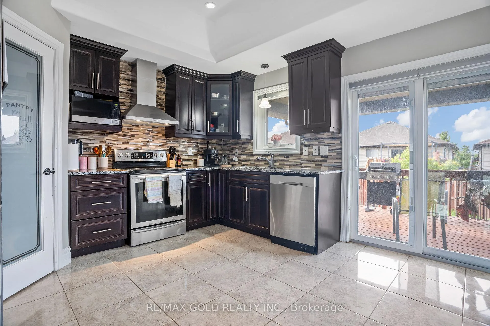 Photo 8 of 1302 Cancun Street, Windsor — HOMEH