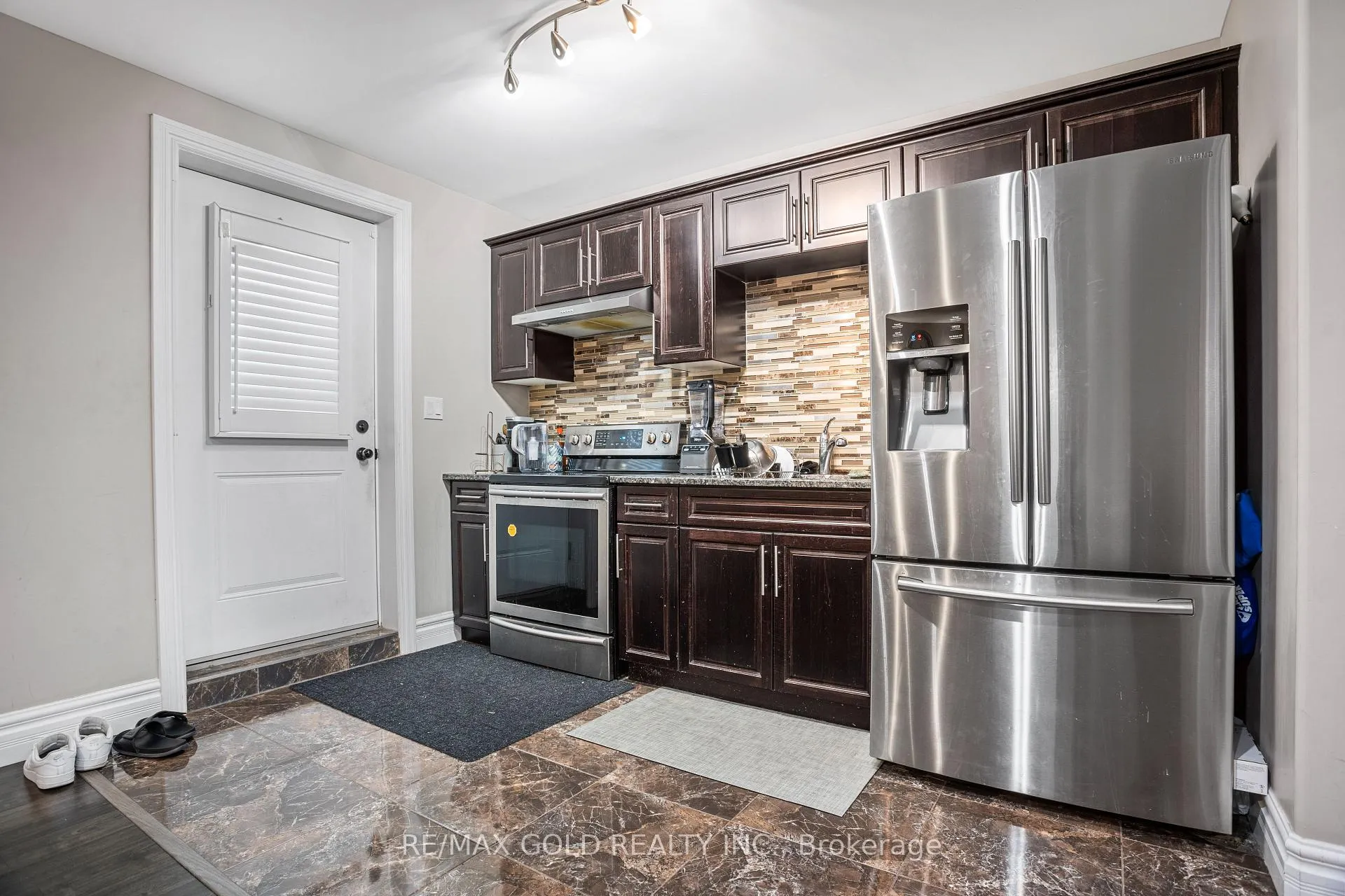 Photo 33 of 1302 Cancun Street, Windsor — HOMEH