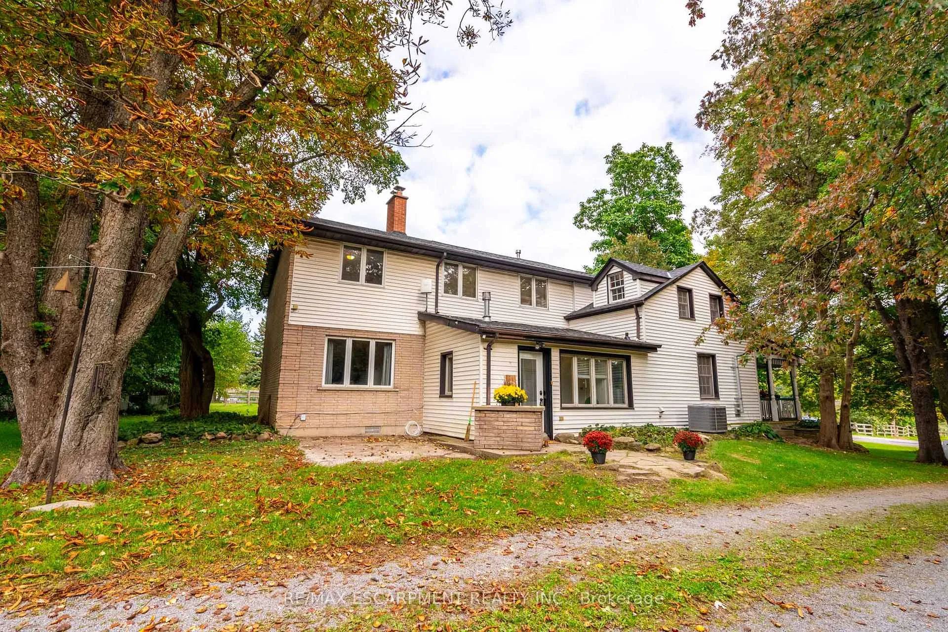 Photo 2 of 65 7th Concession Road E, Hamilton, Rural Flamborough — HOMEH