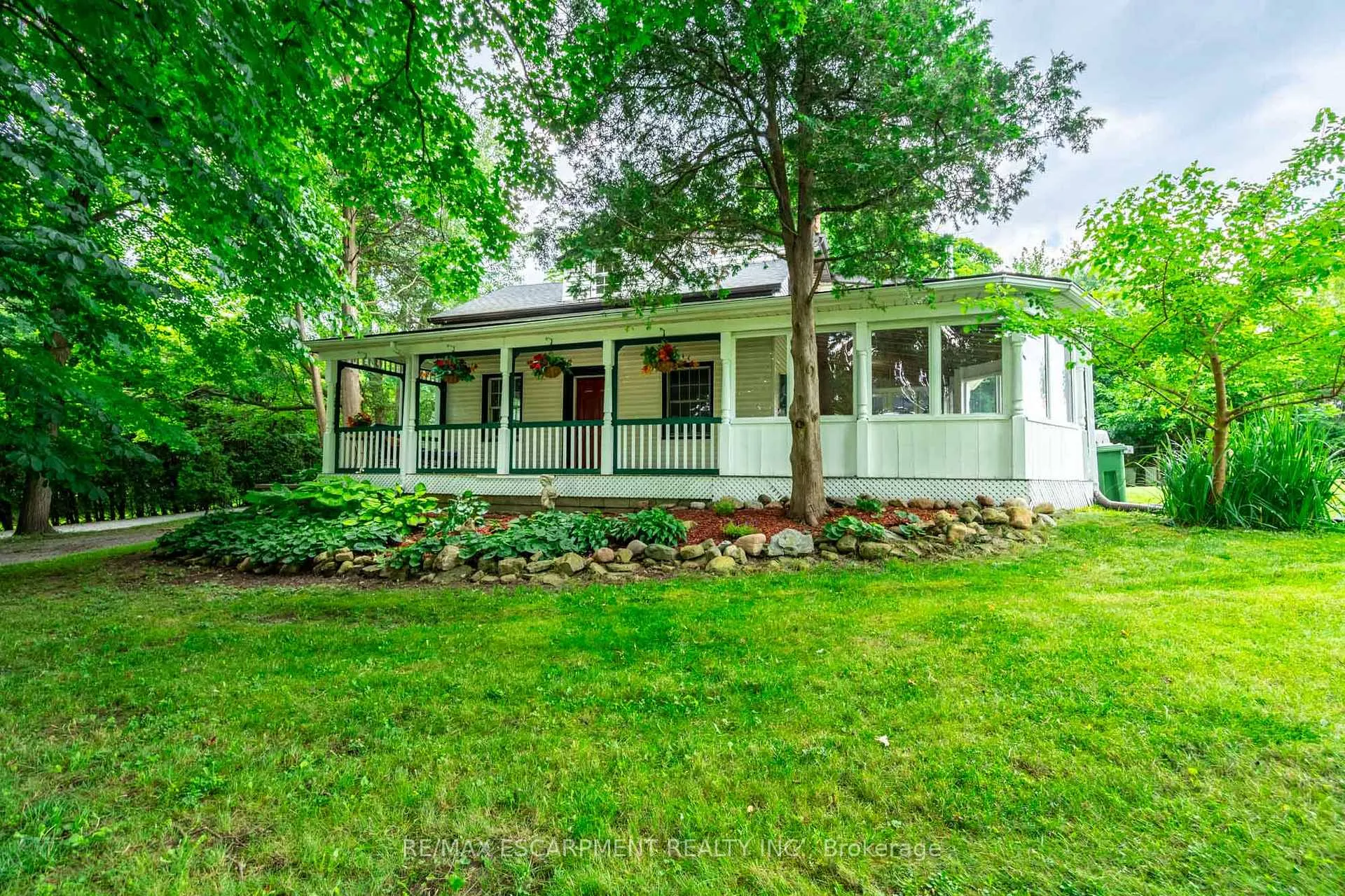 Photo 3 of 65 7th Concession Road E, Hamilton, Rural Flamborough — HOMEH