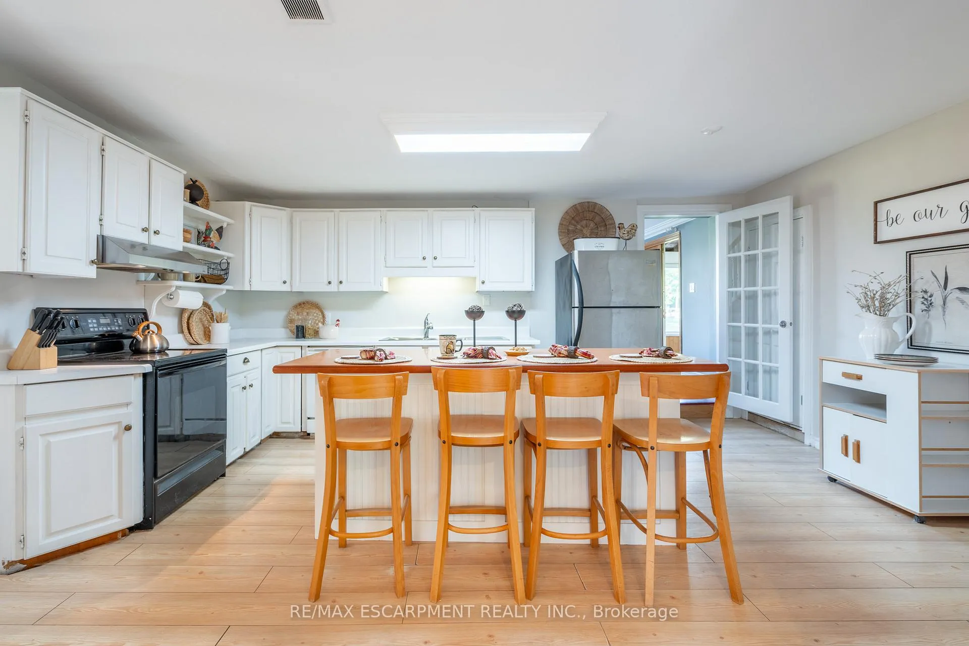 Photo 6 of 65 7th Concession Road E, Hamilton, Rural Flamborough — HOMEH