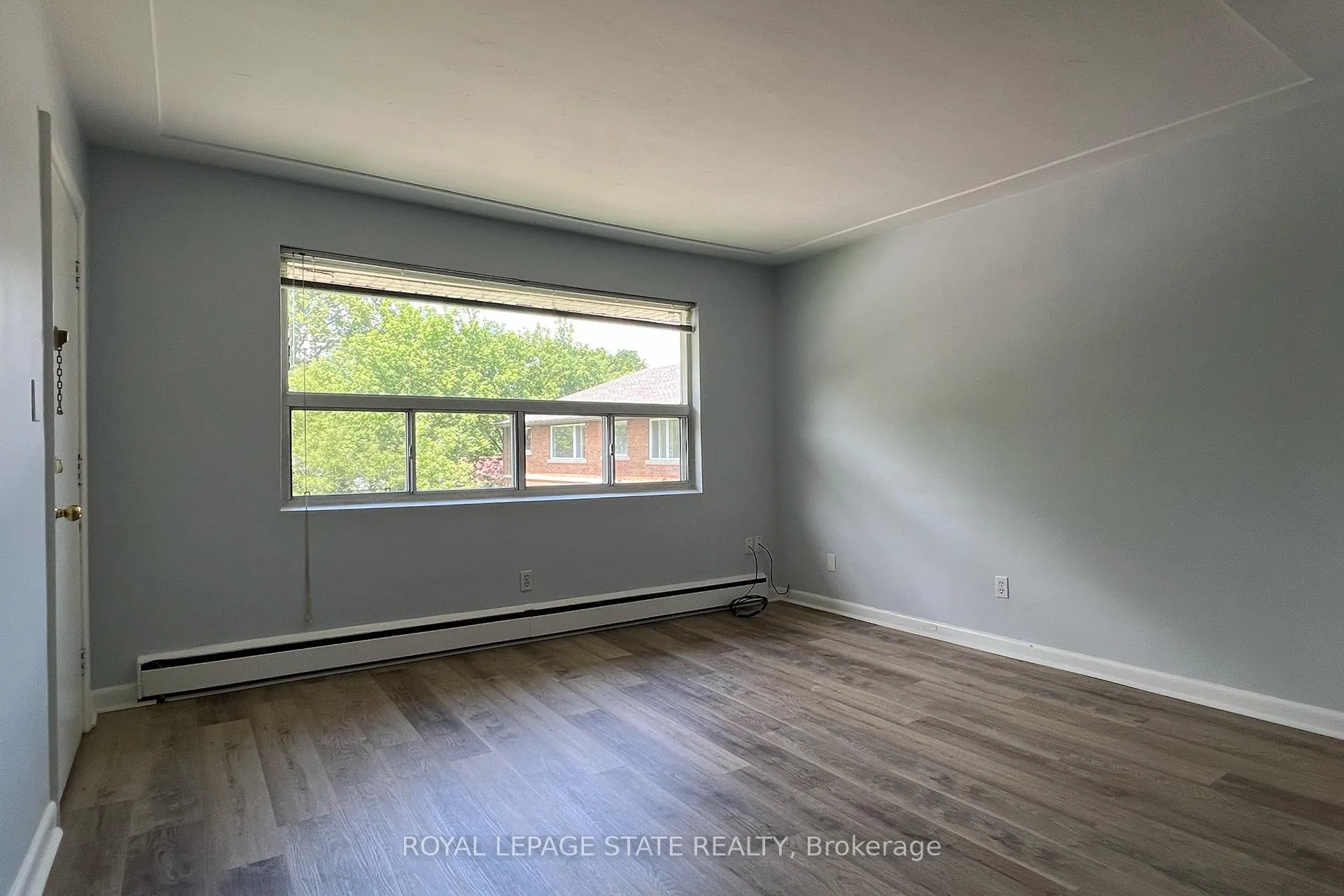 Photo 7 of 15 Hunter Court, Hamilton, Dundas — HOMEH