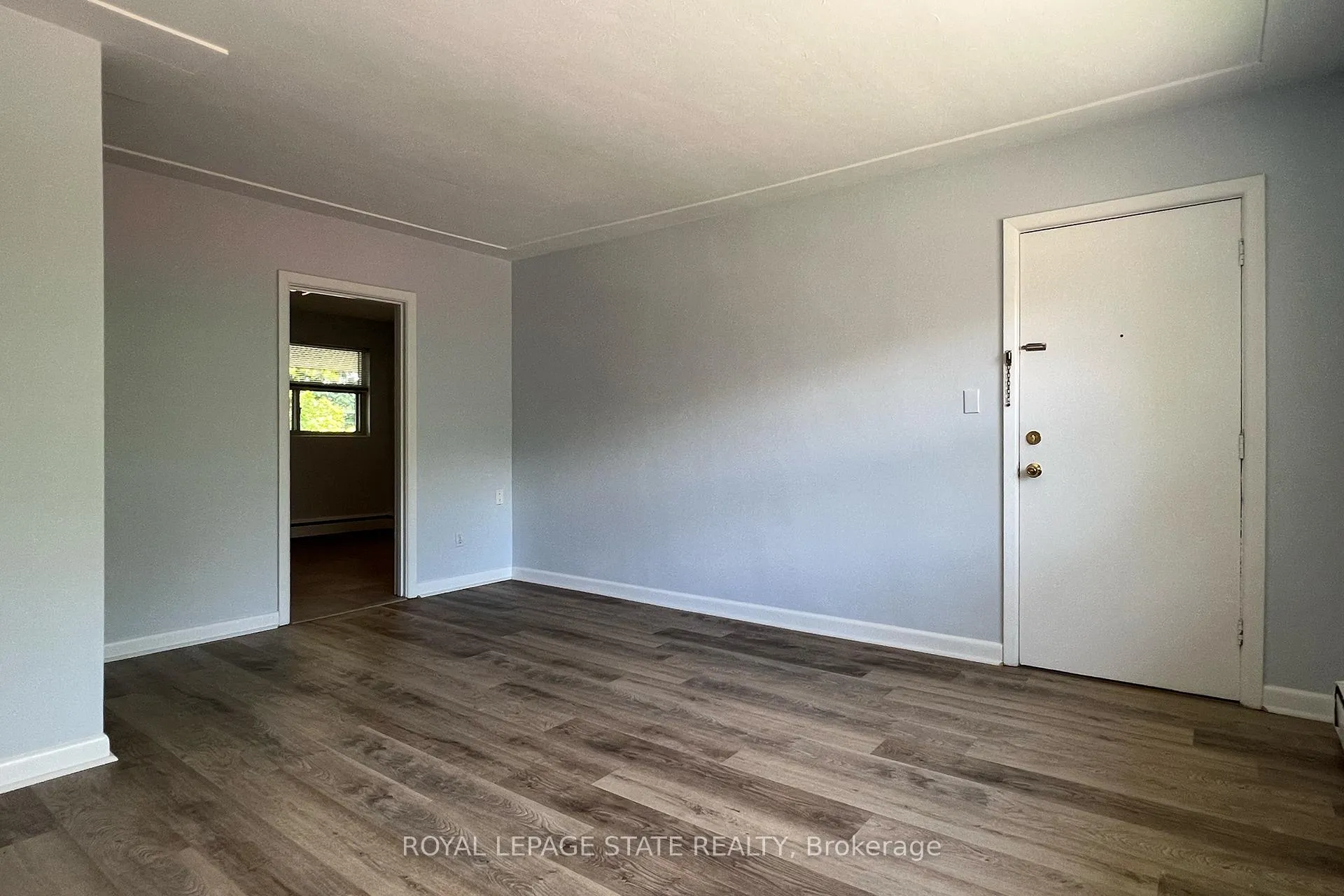 Photo 8 of 15 Hunter Court, Hamilton, Dundas — HOMEH
