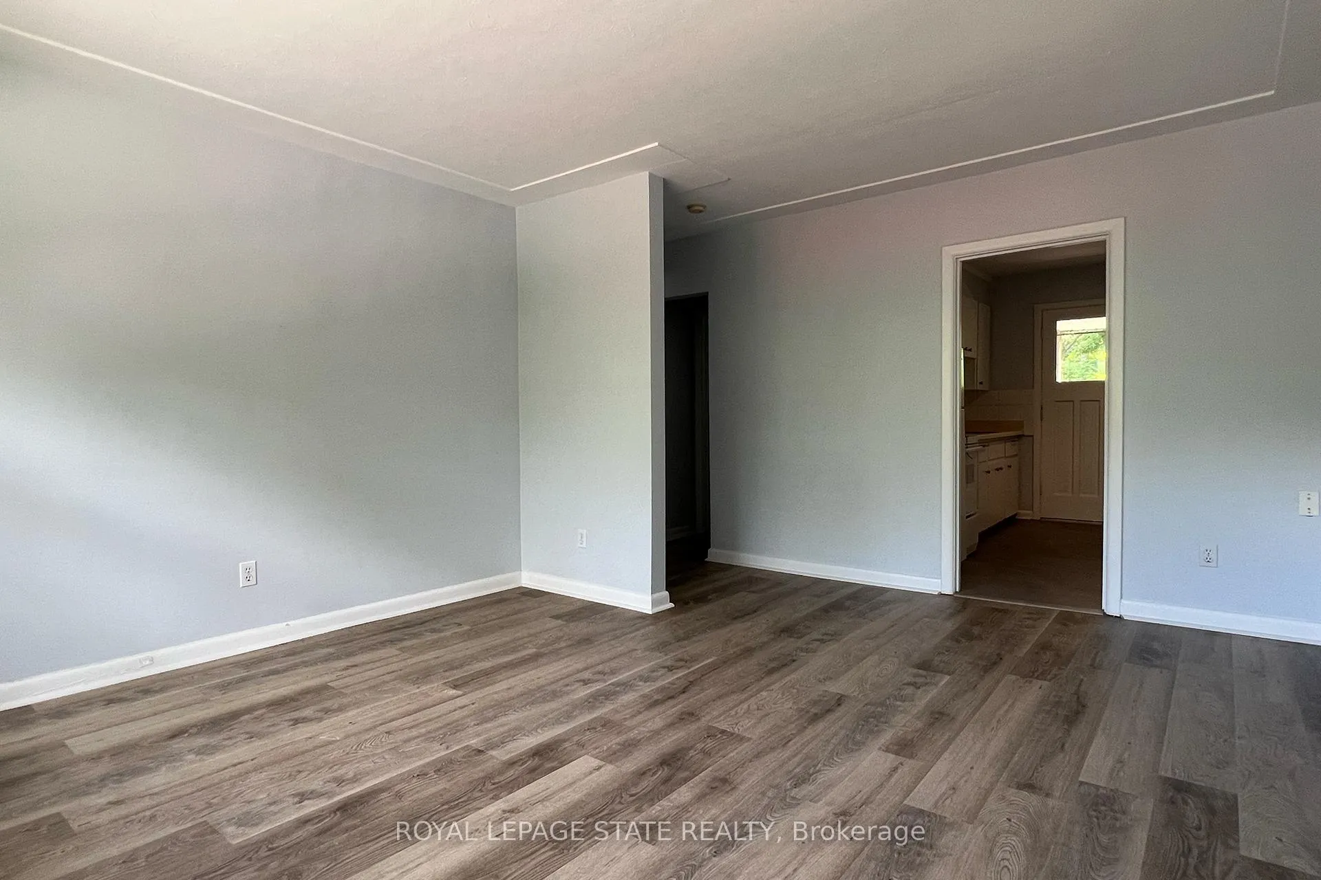 Photo 9 of 15 Hunter Court, Hamilton, Dundas — HOMEH